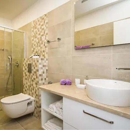 Pet Friendly In With Sauna Сasa de vacaciones Makarska