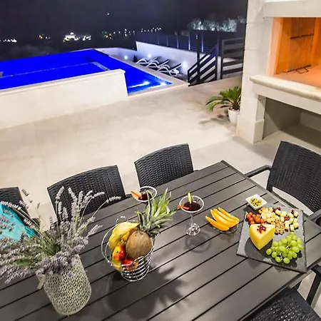 Сasa de vacaciones Pet Friendly In With Sauna
