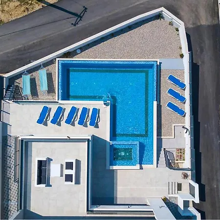 Pet Friendly In With Sauna Сasa de vacaciones Makarska
