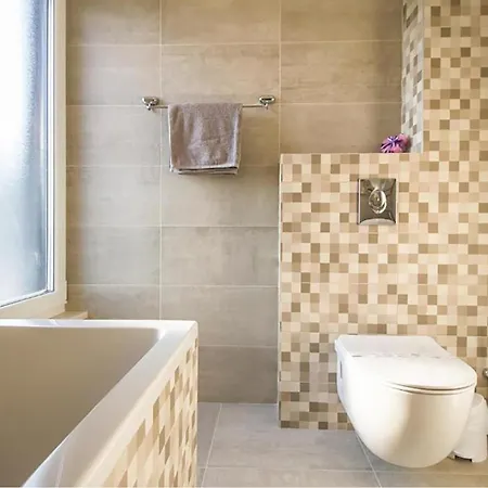 Pet Friendly In With Sauna Сasa de vacaciones Makarska